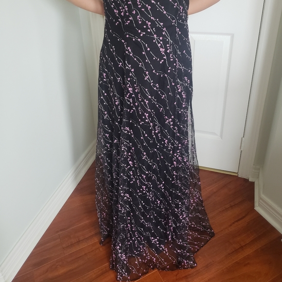 Long Dress - Picture 4 of 5